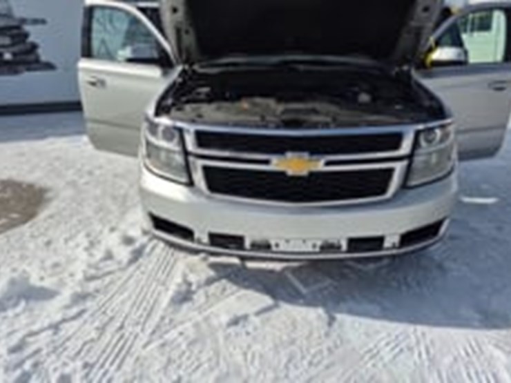 2017-chevrolet-tahoe-image-9