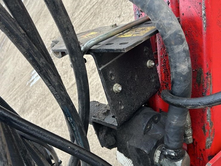 2014-white-9824-image-8