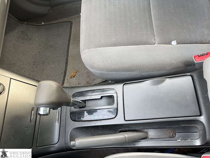 non-operable-2005-toyota-camry-4dr-sedan-image-16
