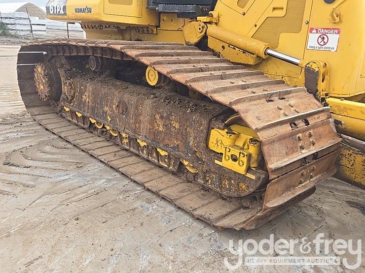 2014-komatsu-d61px-23-image-17