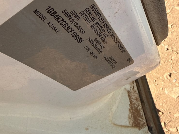 2012-chevrolet-silverado-3500hd-image-6