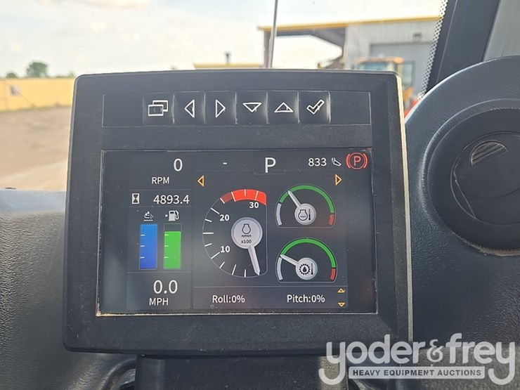 2022-deere-260e-image-130