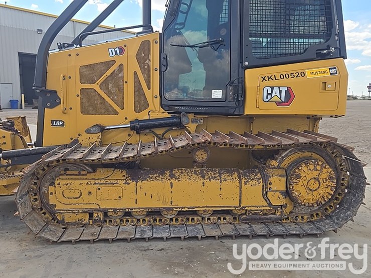 2021-caterpillar-d1-image-9