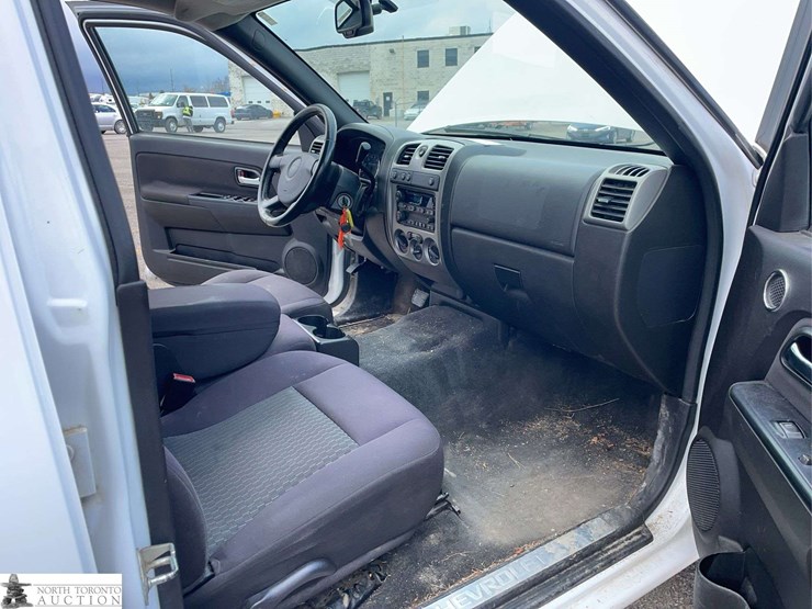 2012-chevrolet-colorado-image-19