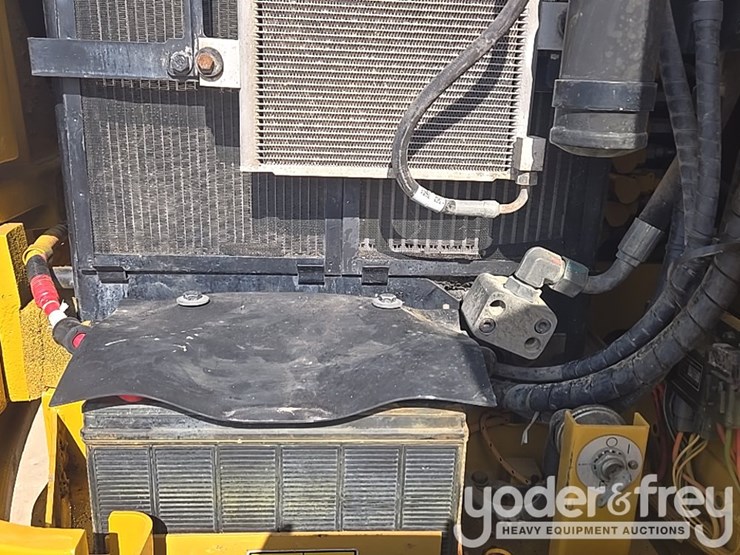 2018-caterpillar-305.5-image-68