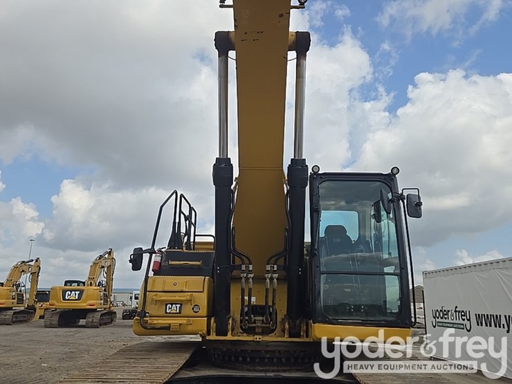 2019-caterpillar-336-image-35
