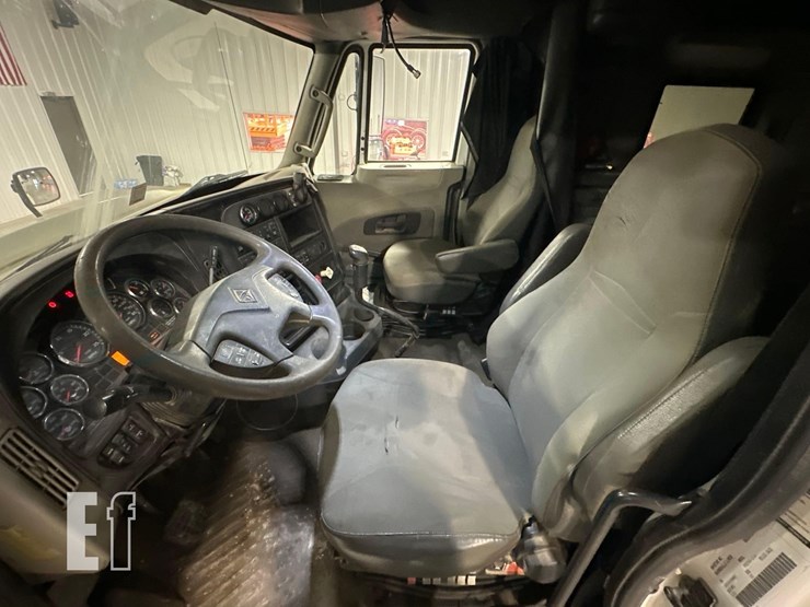 2012-international-prostar-image-12