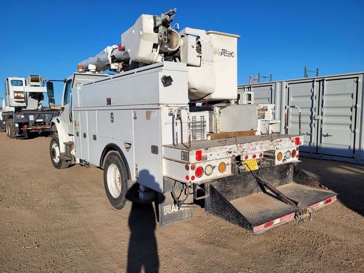 2014-freightliner-m2-106-image-13