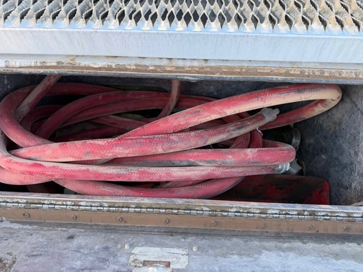 2010-mack-titan-image-9