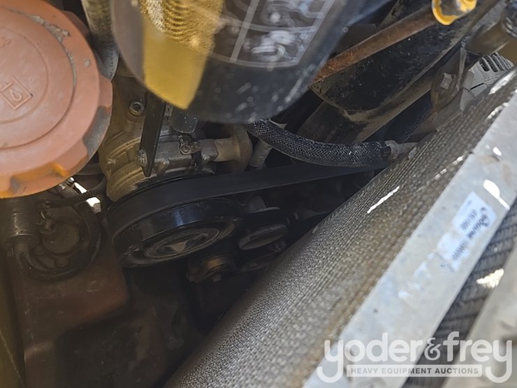 2011-deere-328d-image-33