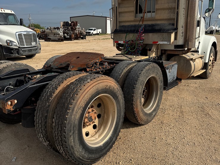 2007-international-9900i-image-3