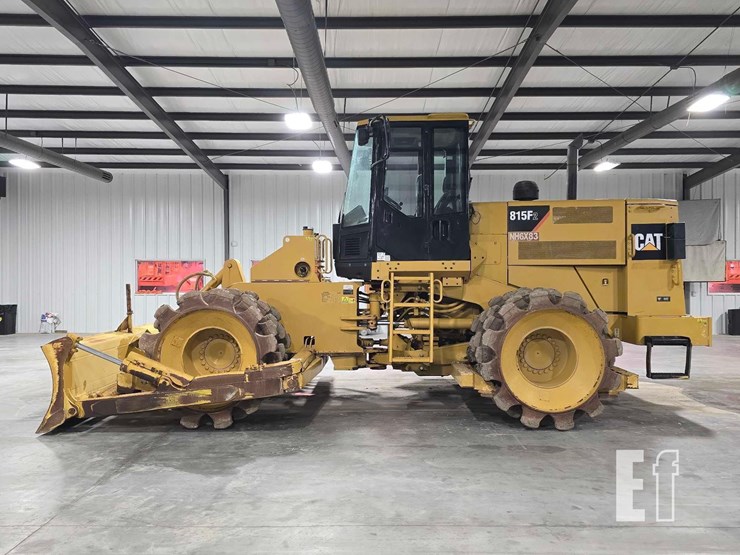 2015-caterpillar-815f-2-image-5