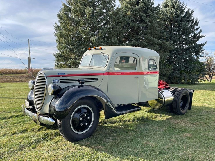 1939-ford-truckstell-sleeper-cab-semi-image-7
