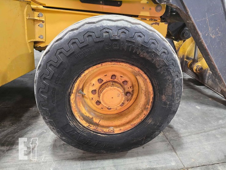 2011-deere-310j-image-29