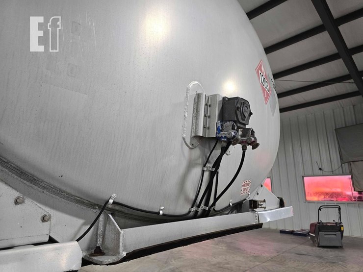 1994-polar-tank-image-15