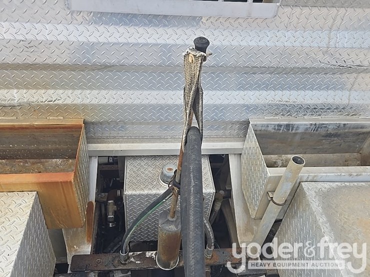 2014-kenworth-t800-image-40