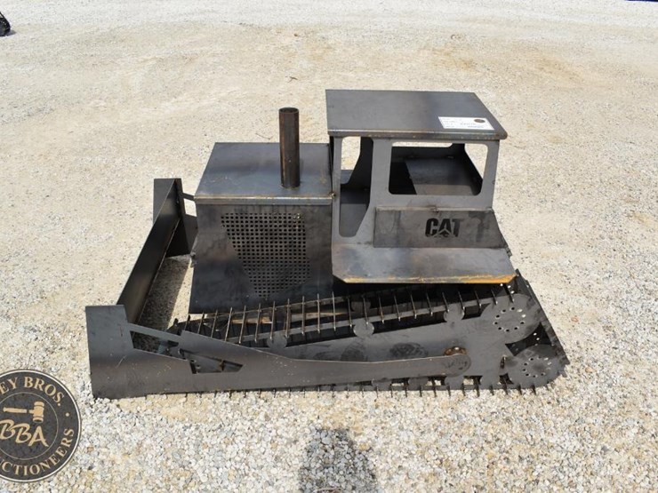 caterpillar-dozer-lawn-ornament-42929-image-1