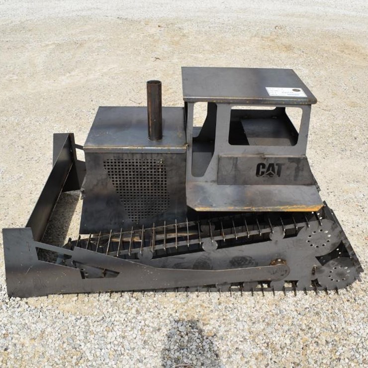CATERPILLAR DOZER LAWN ORNAMENT 42929