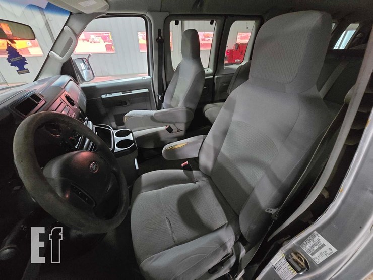 2011-ford-e350-xlt-image-9