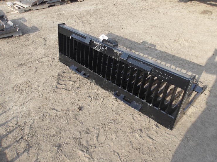 #7369-•-72-in.-qt-fine-skeleton-bucket-low-side-image-3