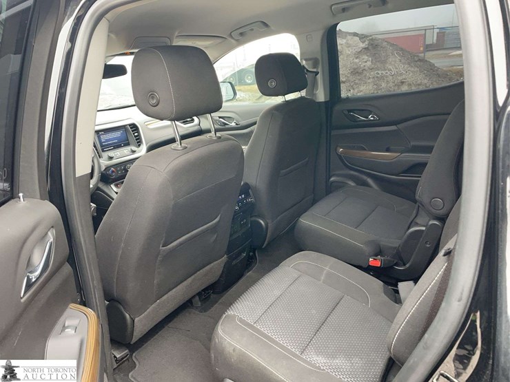 2021-gmc-acadia-image-15