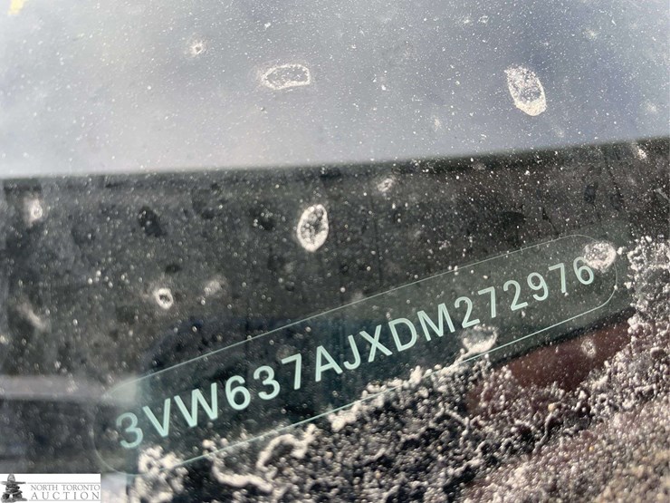 2013-volkswagen-jetta-hybrid-trendline-4dr-sedan-image-16