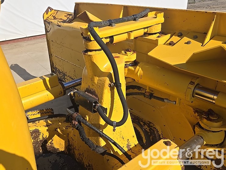 2023-komatsu-d61px-24-image-36