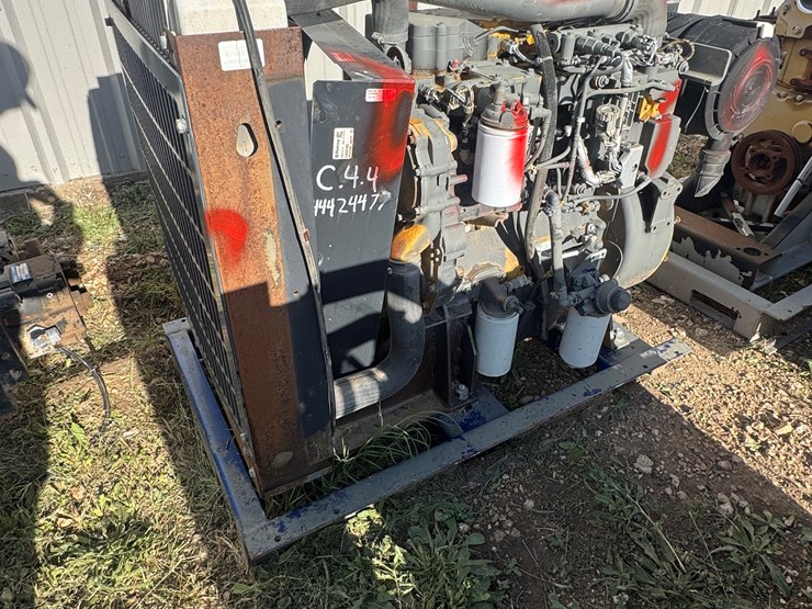 caterpillar-engine-image-1