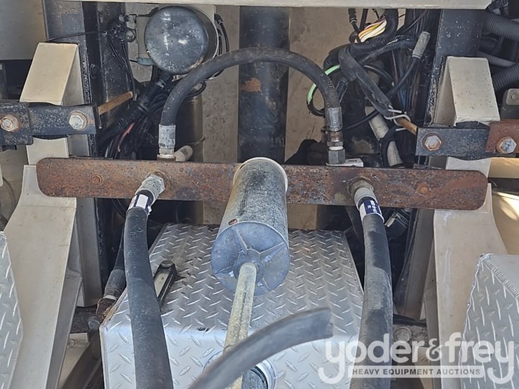 2014-kenworth-t880-image-59