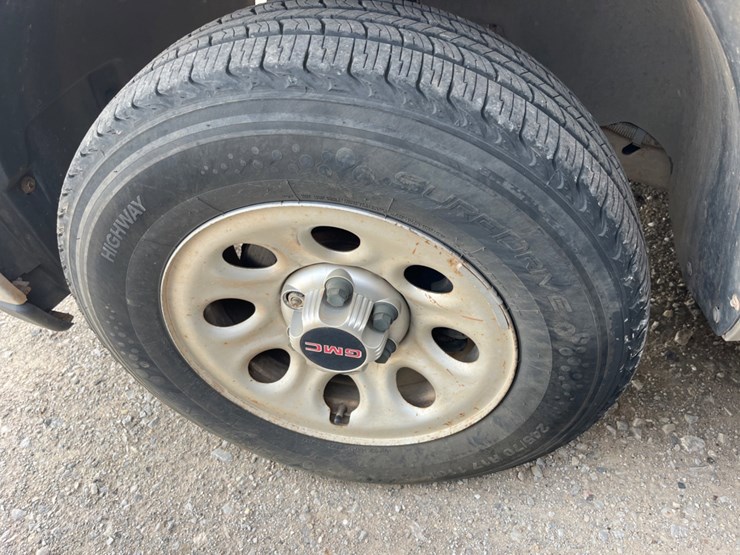 2010-gmc-sierra-1500-image-16