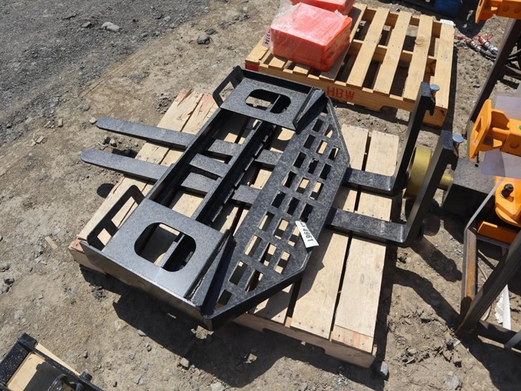 future-skid-steer-forks-image-1
