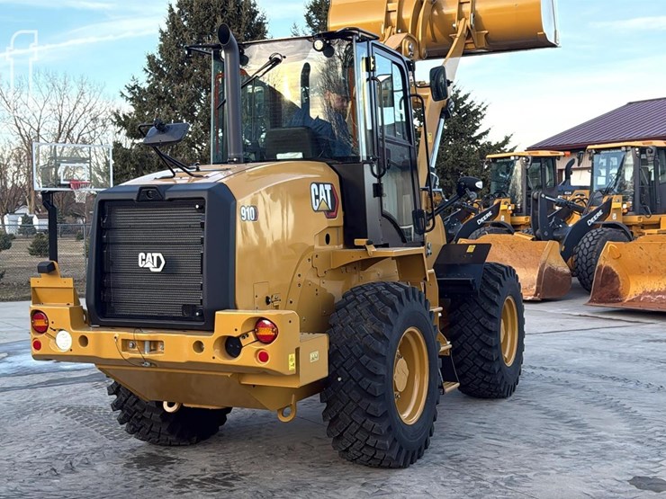 caterpillar-910-image-8