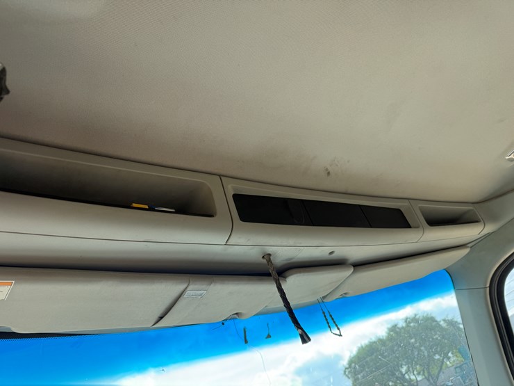 2020-kenworth-t880-image-14