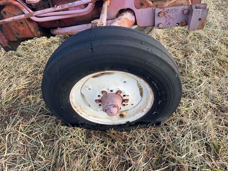 international-parts-tractor-image-16