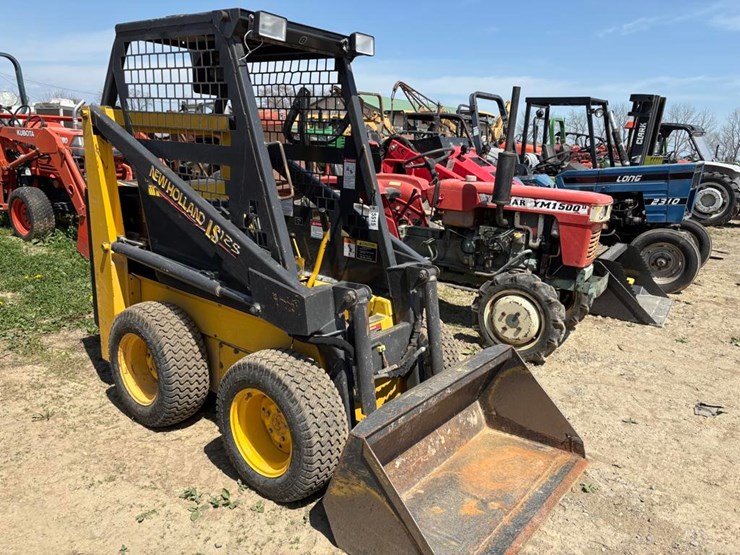 new-holland-l125-image-4