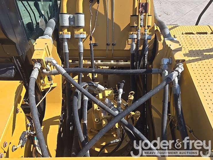 2019-caterpillar-336-image-77