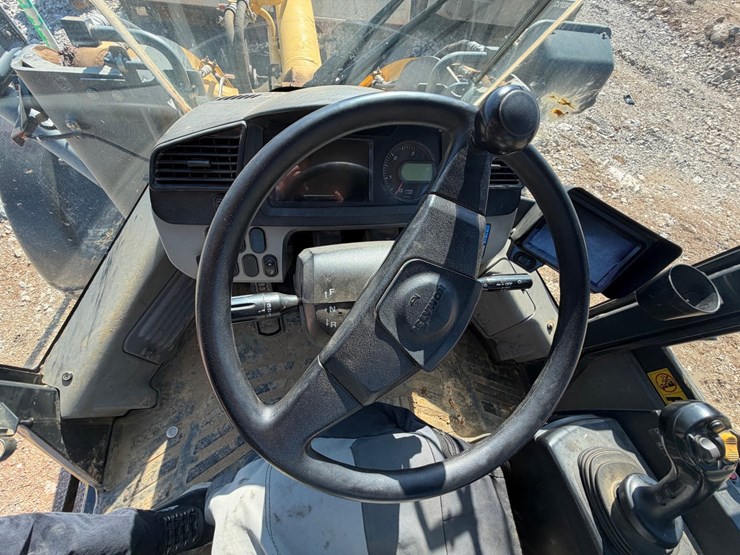 2016-komatsu-wa320-7-image-19