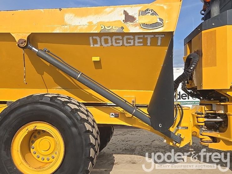 2022-deere-260e-image-36