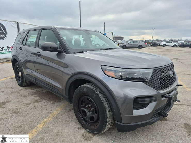 2020-ford-explorer-image-3