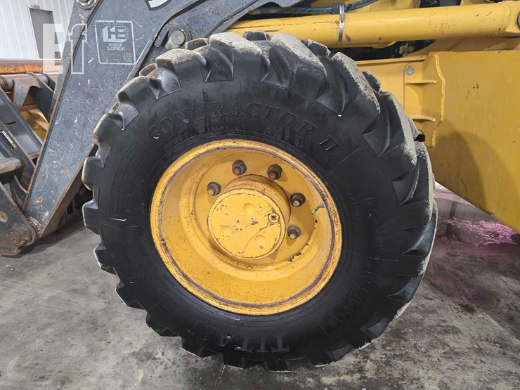 2011-deere-310sj-image-28