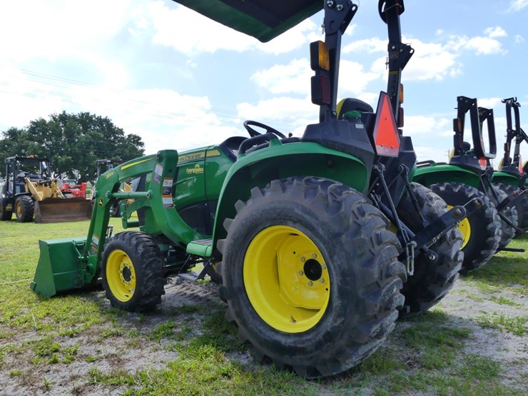 2024-john-deere-3025e-image-4