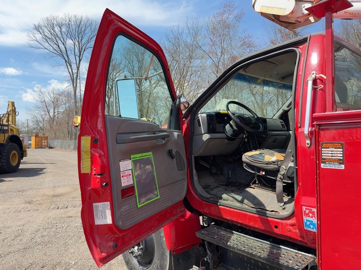 2007-ford-f750-xl-image-25