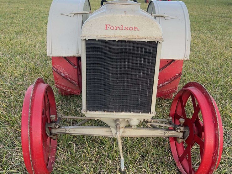 brand-new-never-used-1925-fordson-tractor-image-8