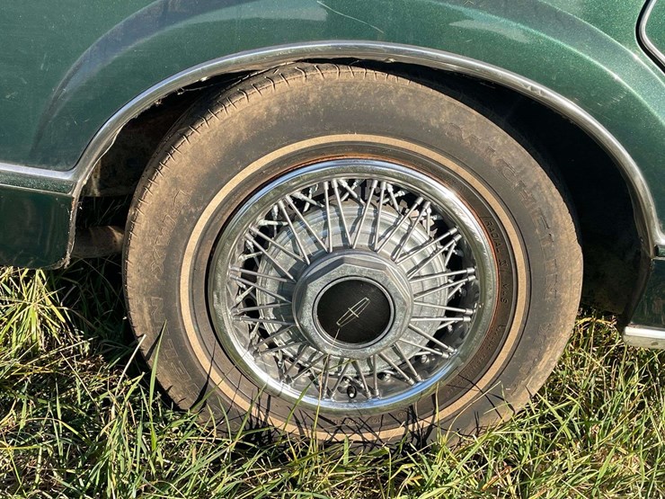 1980-lincoln-continental-town-car-image-21