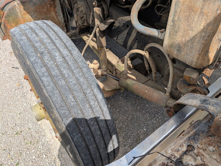 1984-ford-l9000-image-17