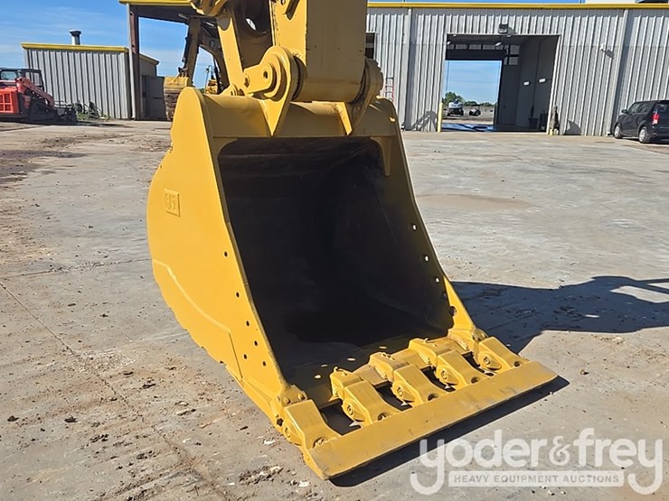 2019-caterpillar-336-image-24