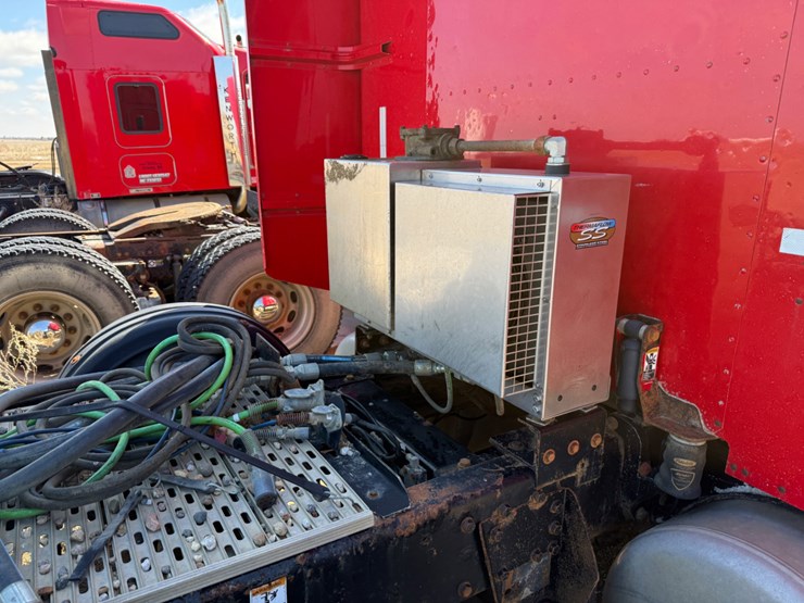 2006-peterbilt-379-image-5