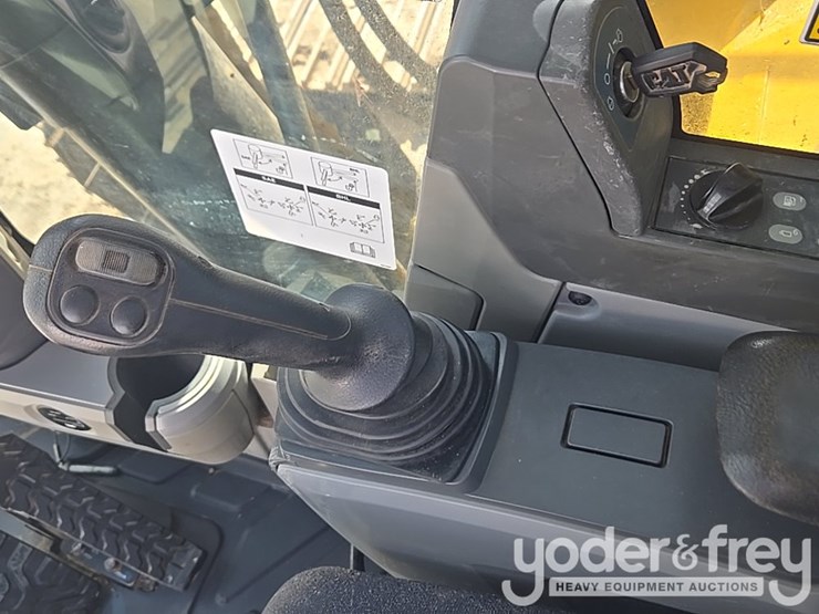 2017-caterpillar-336fl-image-104