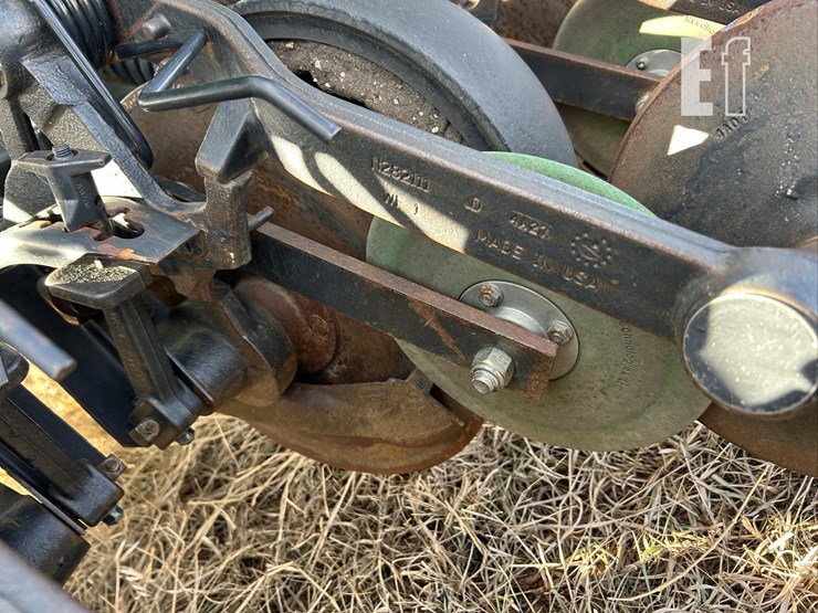 2004-john-deere-1590-image-54