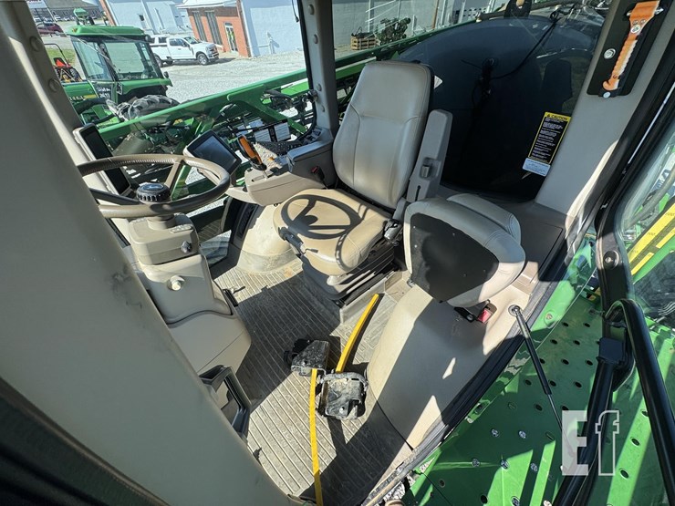 2017-john-deere-r4038-image-34